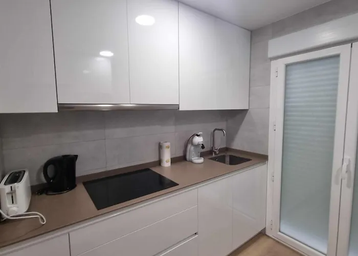 La Bascula Garaje Incluido Cerca Casco Historico. *